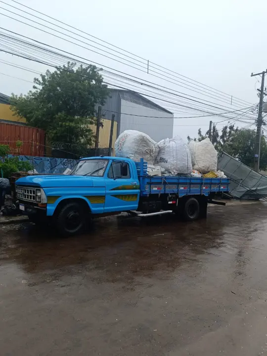 Nosso caminhão, foto real da P.J.A Recicláveis